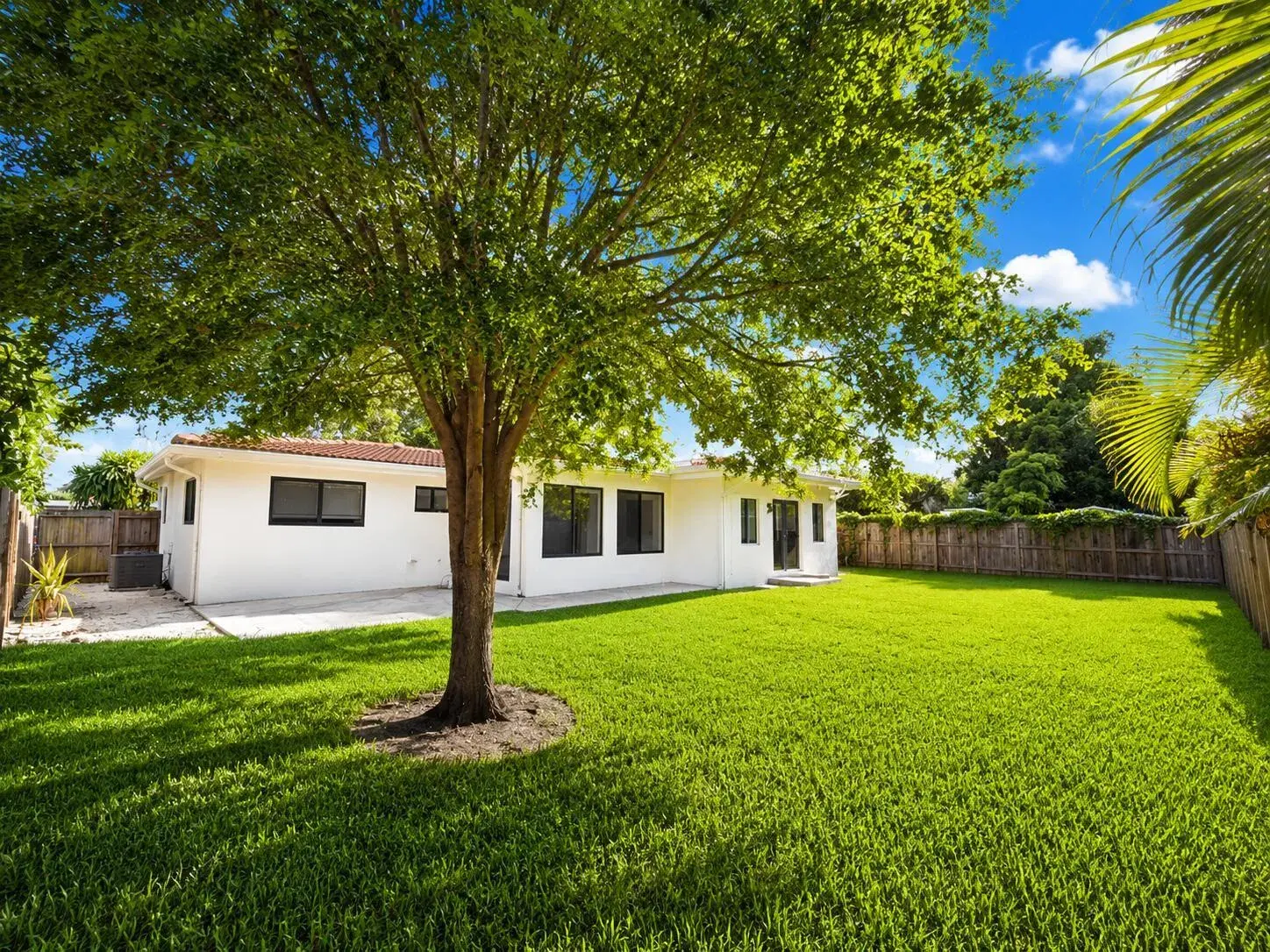 909 SE 14th Drive, Deerfield Beach FL 33441