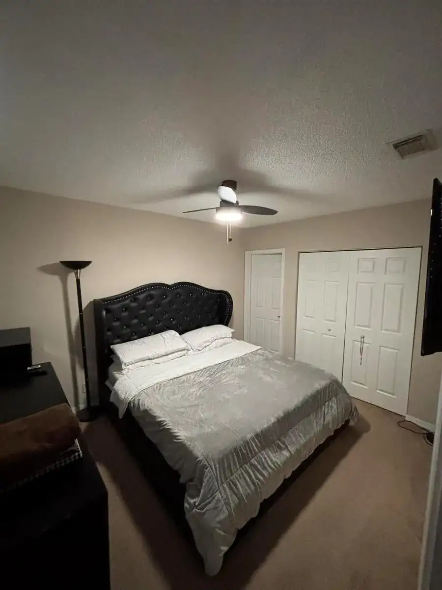 4915 Pinemore Lane, Lake Worth FL 33463 photo 2