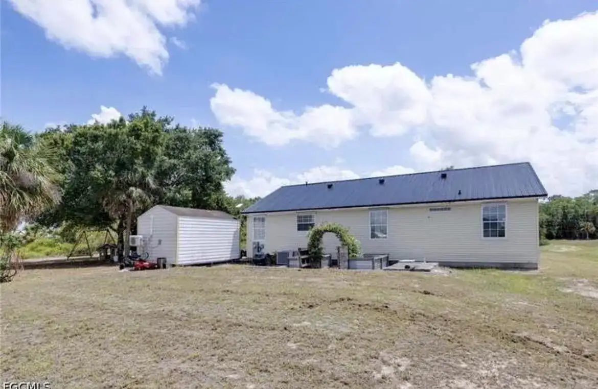 2010 S Montana Circle, FL 33935 photo 2