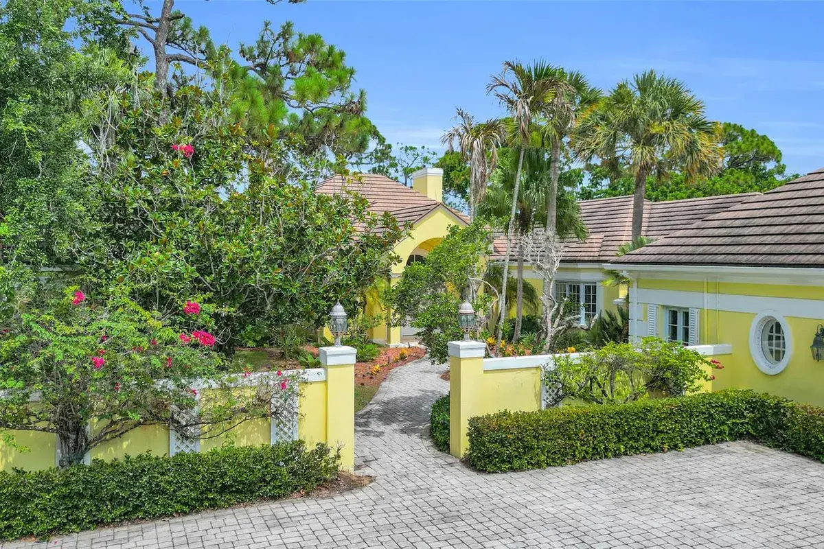 7107 SE Golfhouse Drive, Hobe Sound FL 33455
