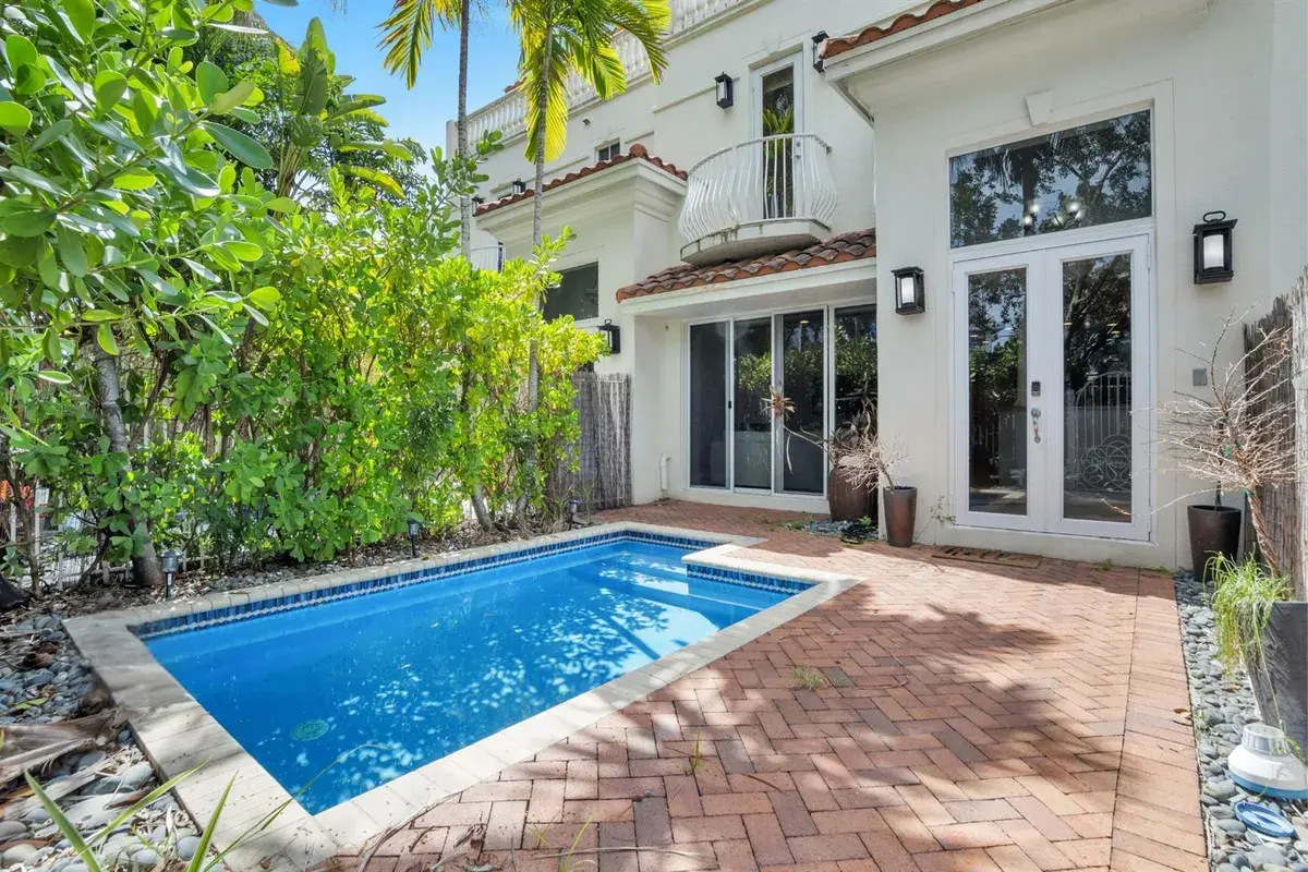 1362 Bayview Drive, Fort Lauderdale FL 33304