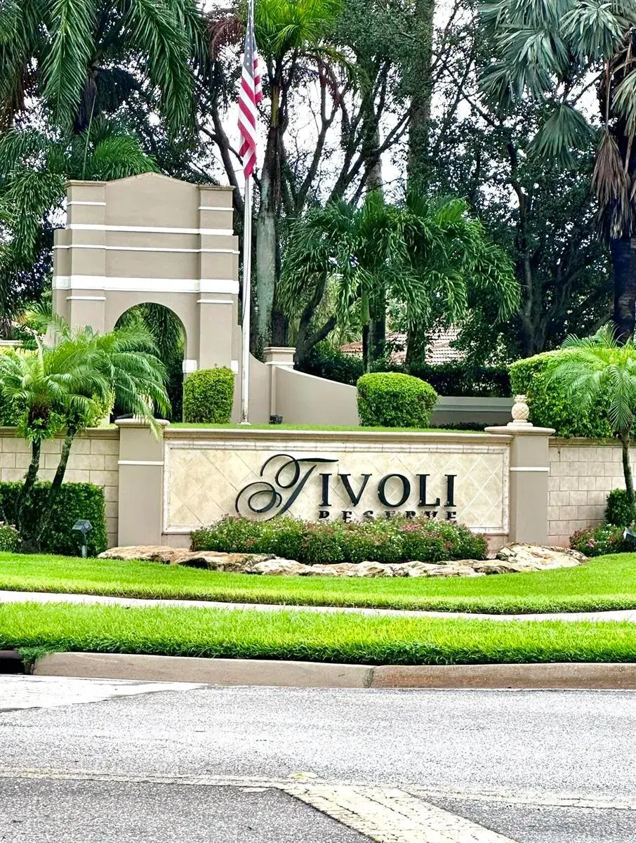 8041 E Via Grande, Boynton Beach FL 33437