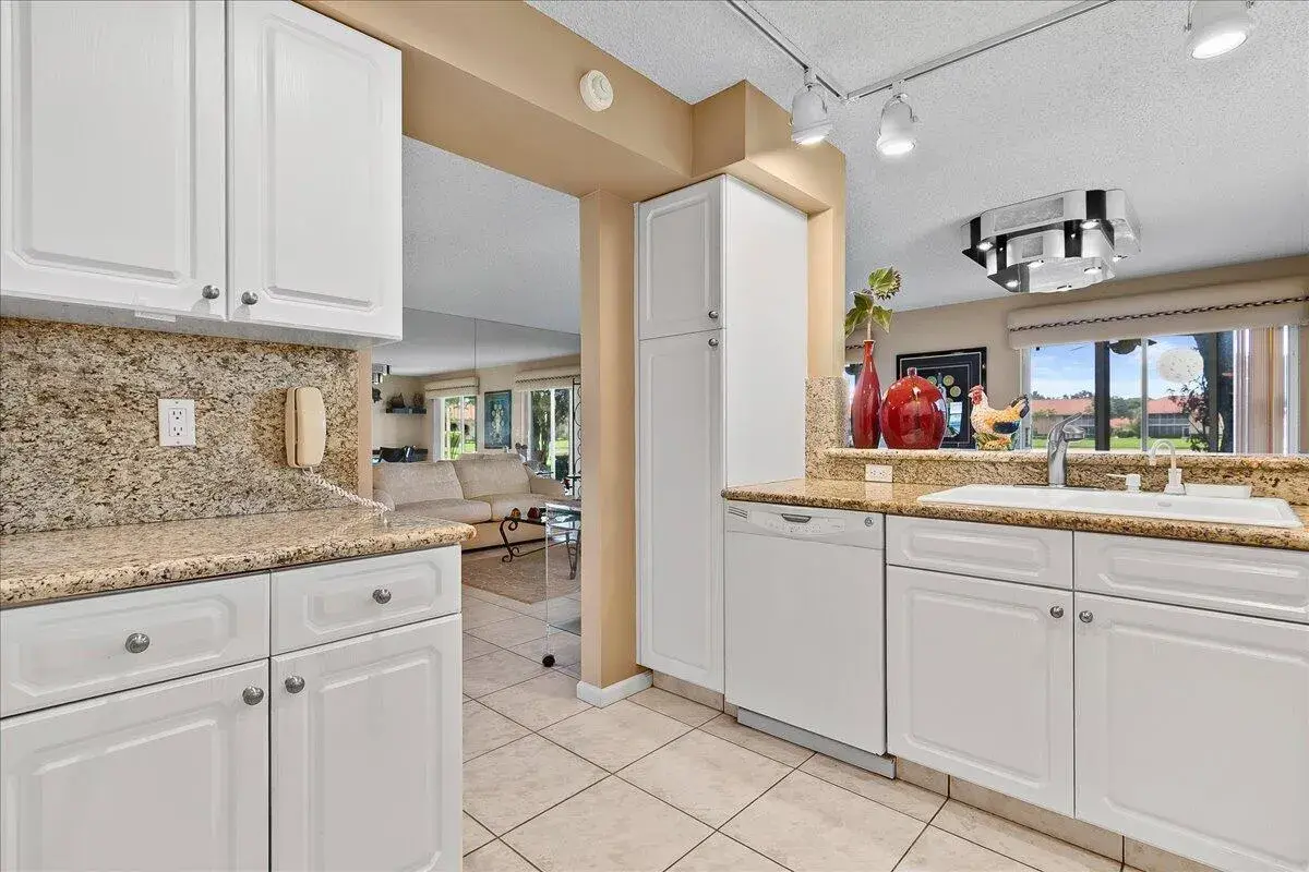 9927 Seacrest Circle # 102, Boynton Beach FL 33437