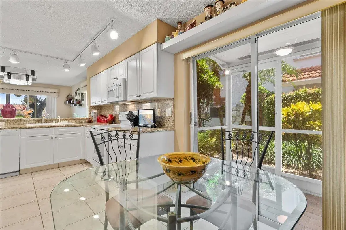9927 Seacrest Circle # 102, Boynton Beach FL 33437