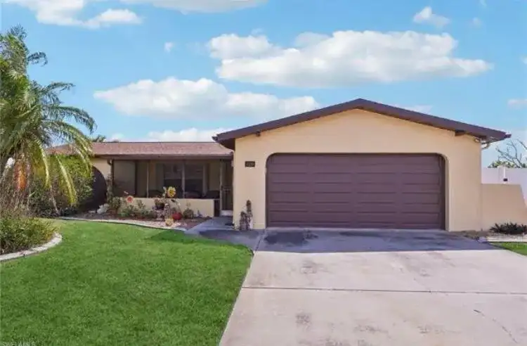 1116 SE 30th Terrace, Cape Coral FL 33904