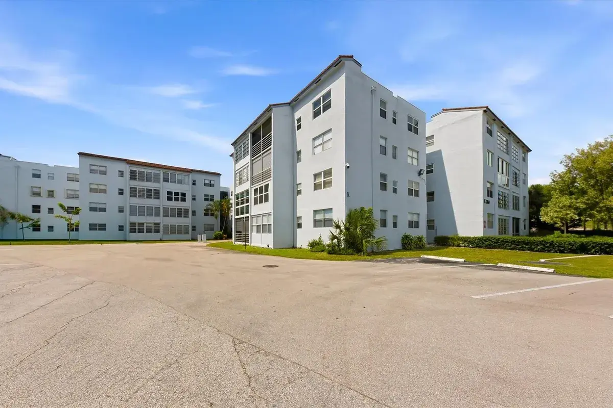 2860 Somerset Drive # 412k, Lauderdale Lakes FL 33311