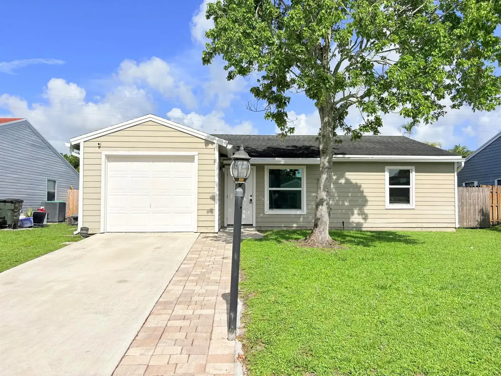 5258 Canal Circle W, Lake Worth FL 33467 photo 2