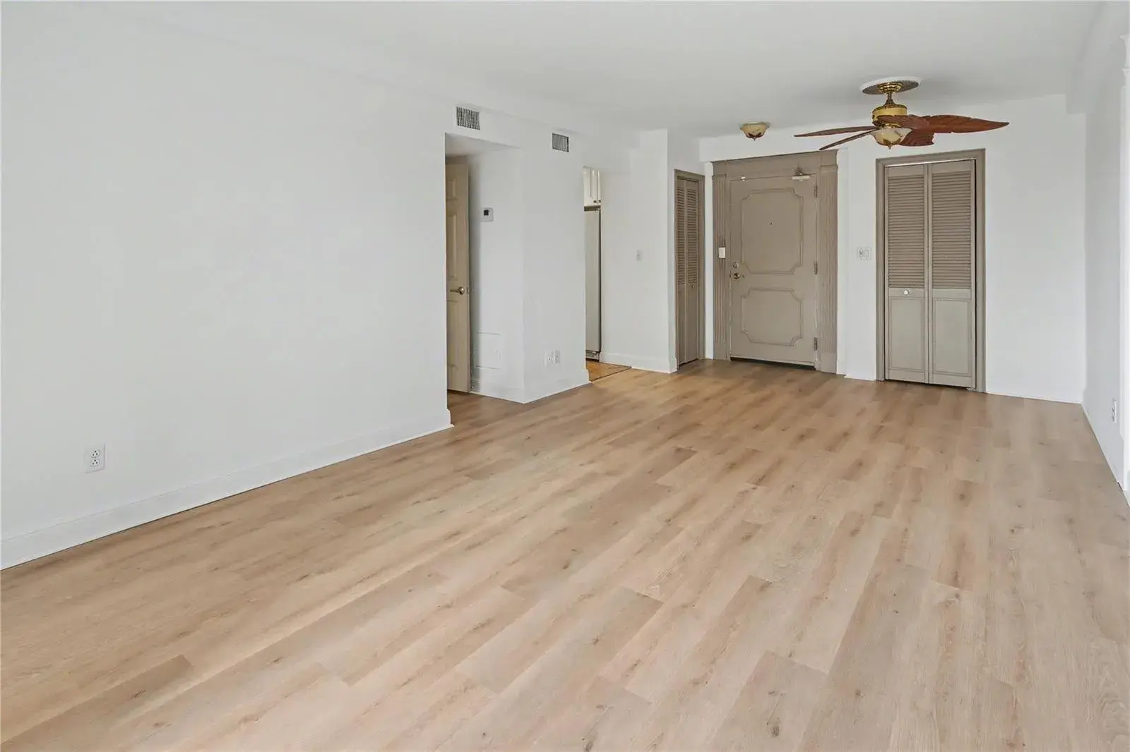 3000 Riomar Street # 406, Fort Lauderdale FL 33304