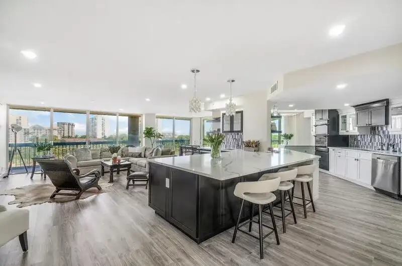 1900 Consulate Place # 406, West Palm Beach FL 33401