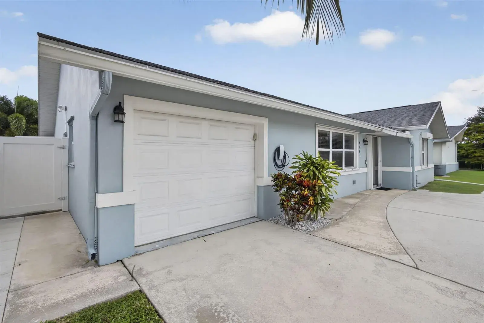4361 Fushia Circle N, Palm Beach Gardens FL 33410