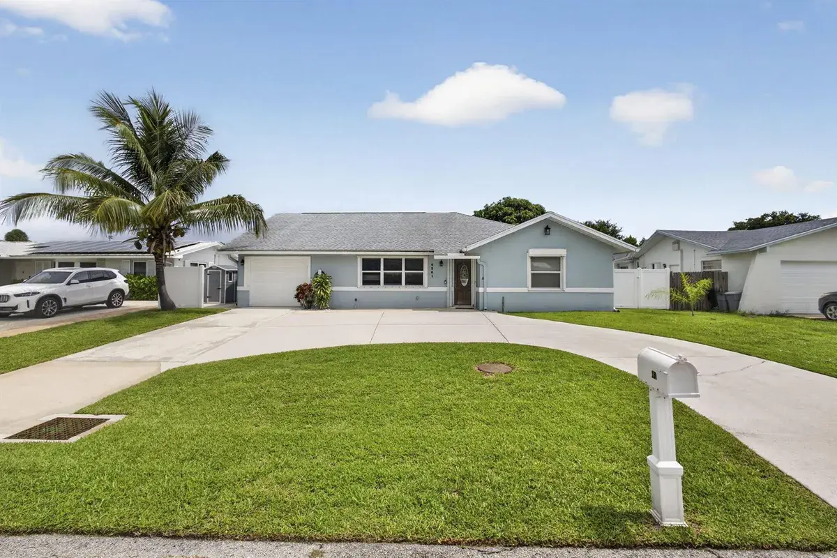 4361 Fushia Circle N, Palm Beach Gardens FL 33410