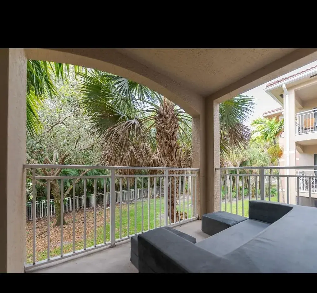 6556 Emerald Dunes Drive # 207, West Palm Beach FL 33411