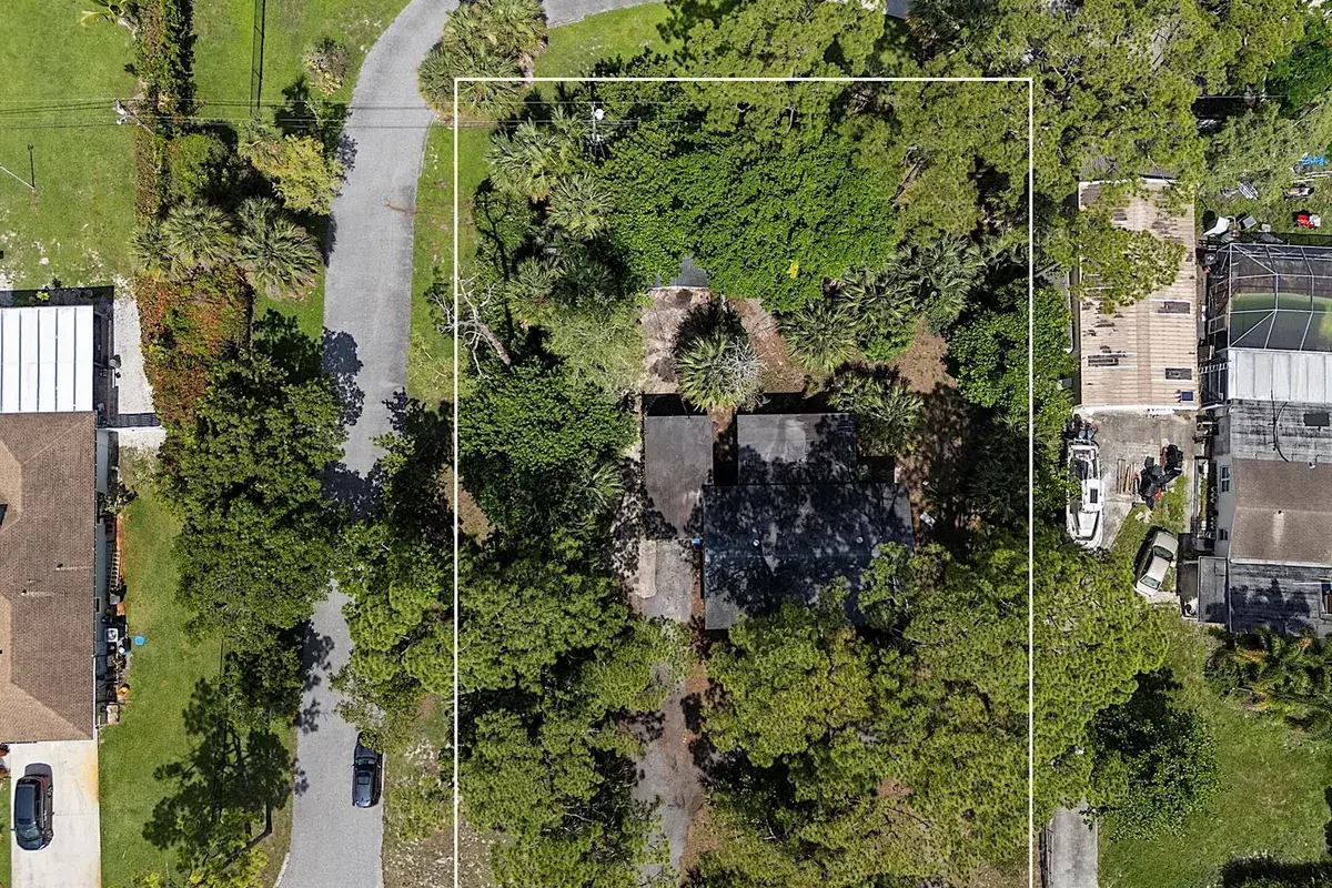 799 Ivory Lane, Haverhill FL 33415