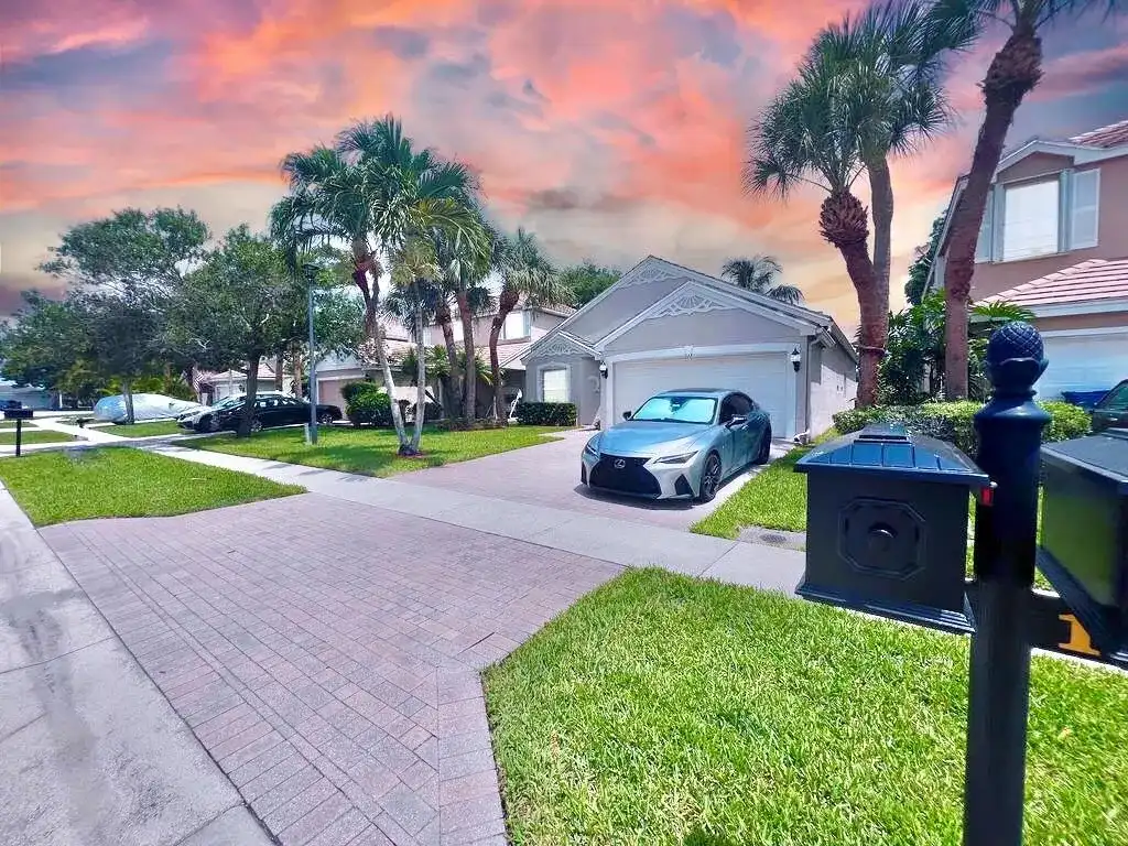 137 Canterbury Place, Royal Palm Beach FL 33414