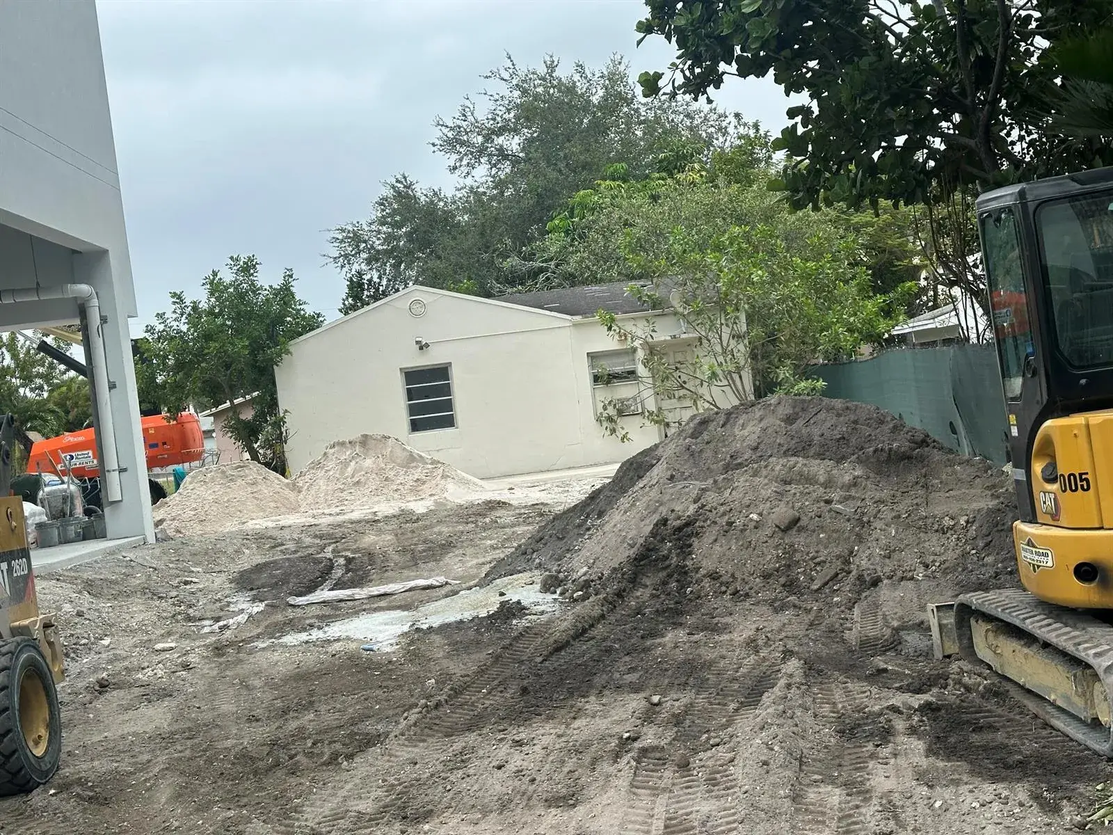 223 SE 4th Street # 2, Hallandale Beach FL 33009