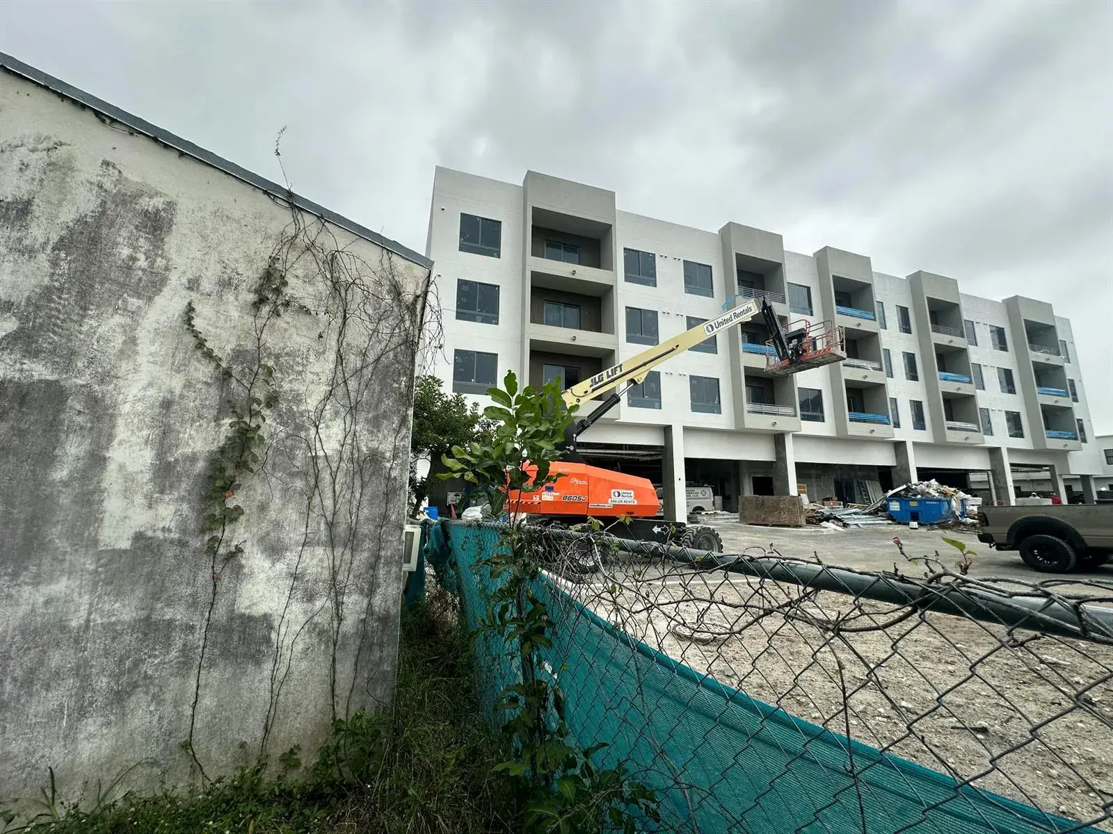 223 SE 4th Street # 2, Hallandale Beach FL 33009