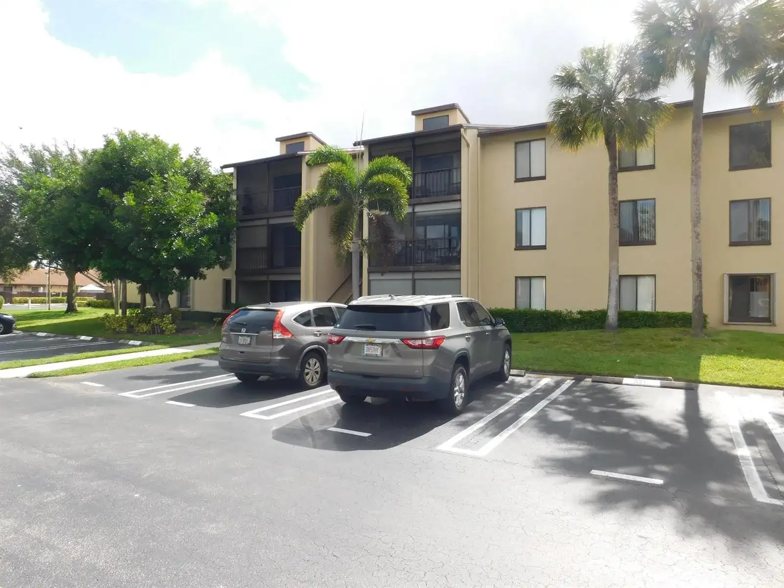 627 Sea Pine Way # A2, FL 33415 photo 2