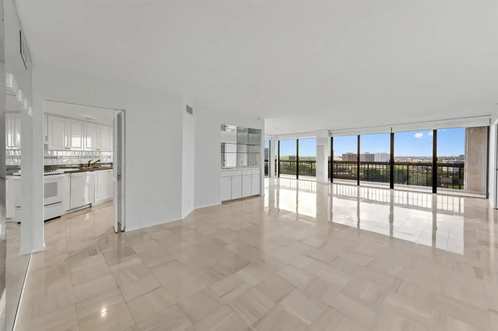 1900 Consulate Place # 1004, West Palm Beach FL 33401