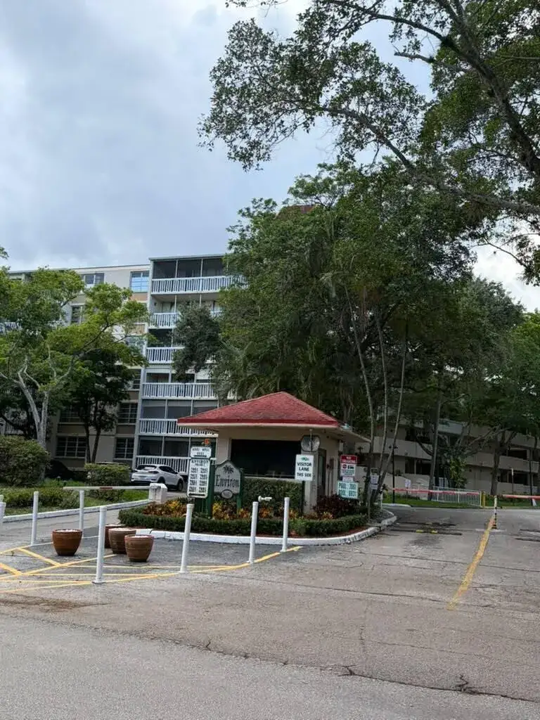 7011 Environ Boulevard # 210, Lauderhill FL 33319