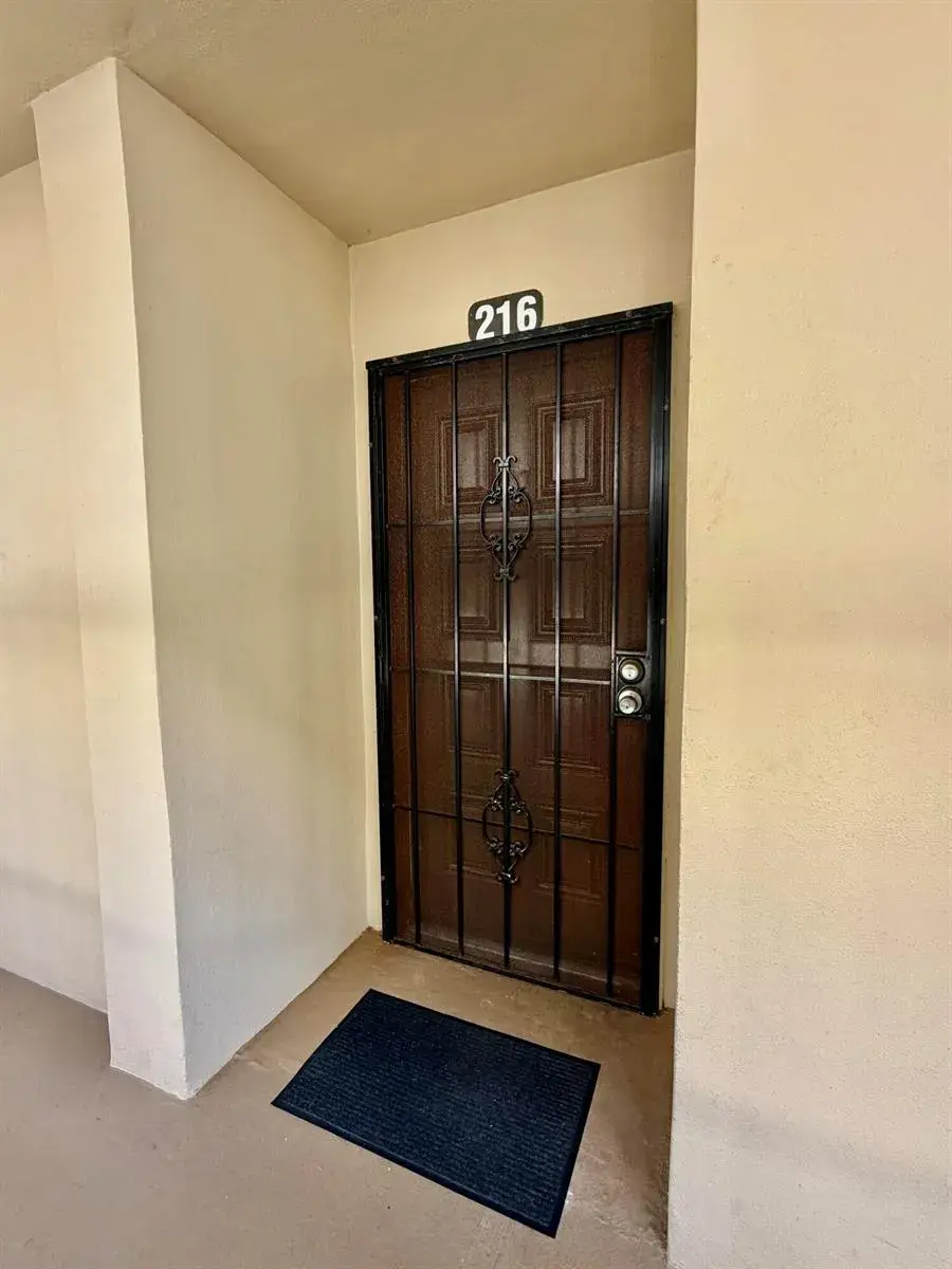 5280 Las Verdes Circle # 216, Delray Beach FL 33484 photo 3
