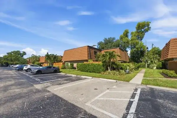 1438 Park Shore Circle # 3, Fort Myers FL 33901 photo 3