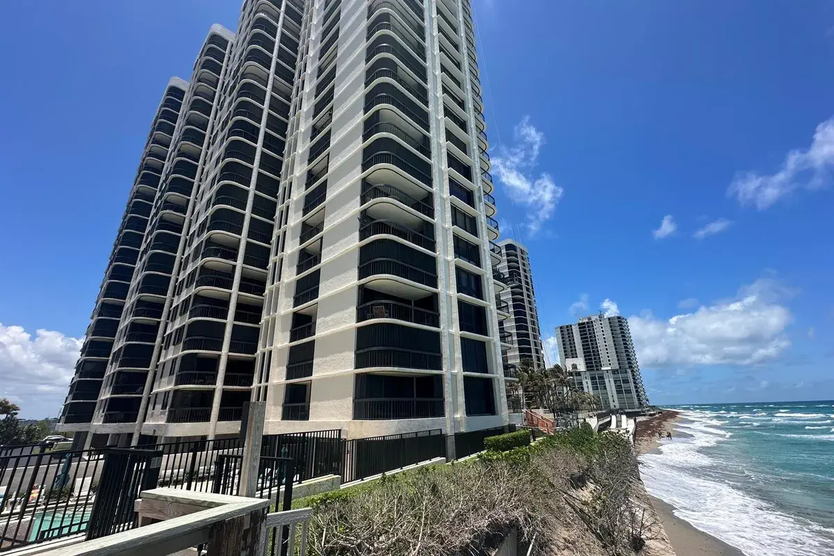 5380 N Ocean Drive # 4e, Singer Island FL 33404