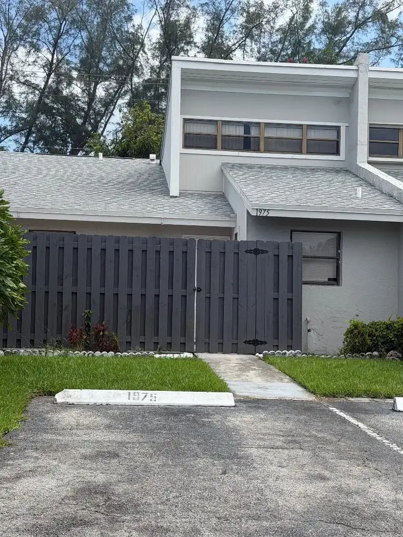 1975 Monks Court, West Palm Beach FL 33415