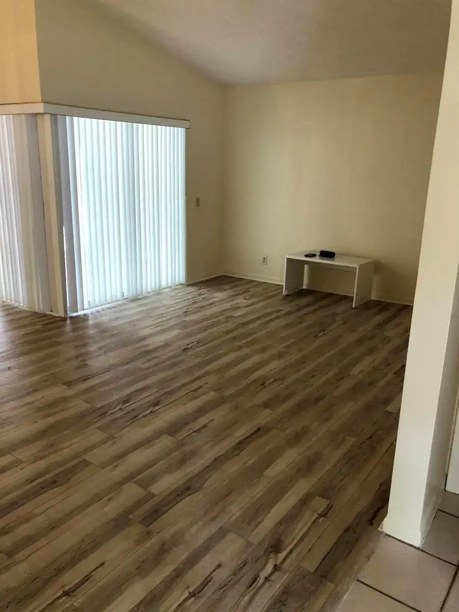 1371 Cottonwood Circle, Weston FL 33326 photo 4