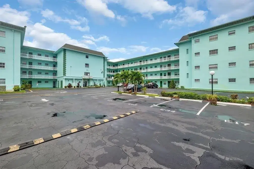4141 NW 44th Avenue # 116, Lauderdale Lakes FL 33319