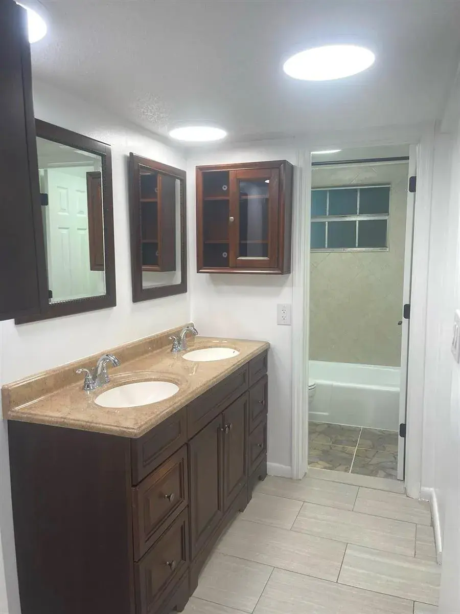 4141 NW 44th Avenue # 116, Lauderdale Lakes FL 33319