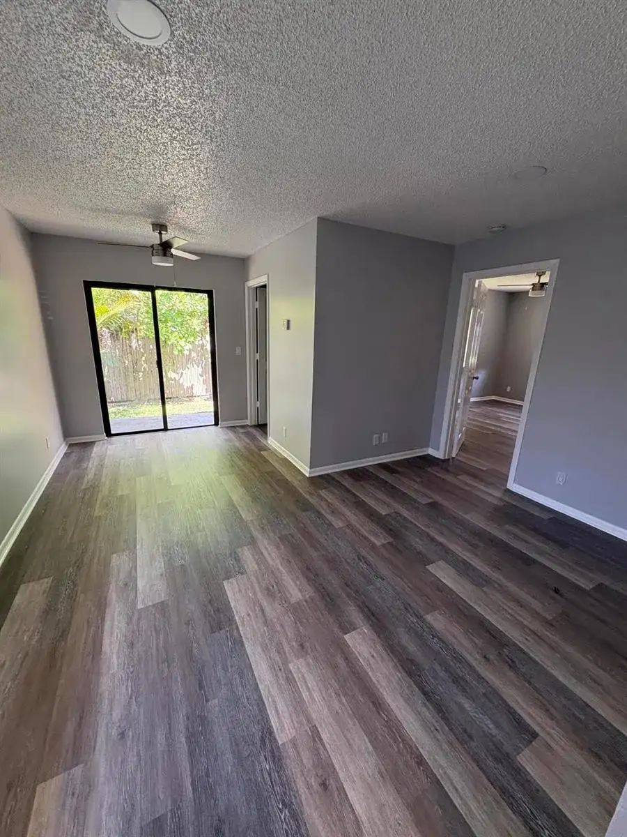 4726 Summit Boulevard, West Palm Beach FL 33415 photo 3