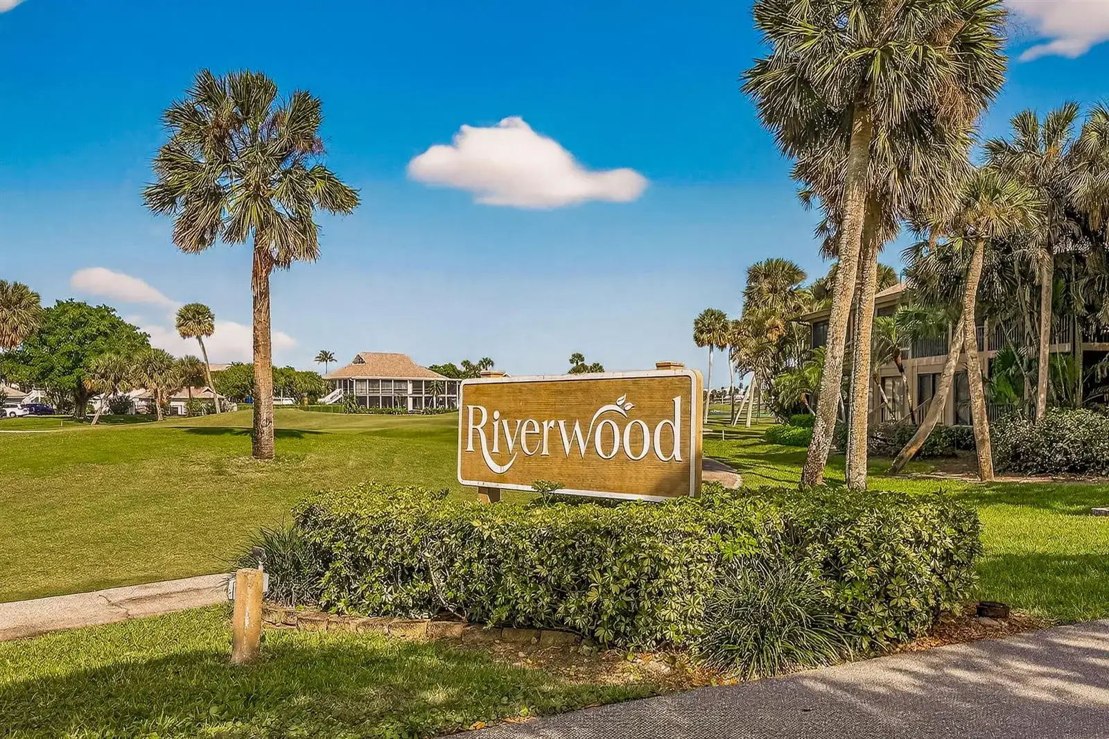 218 NE Edgewater Drive, Hutchinson Island FL 34996 photo 2