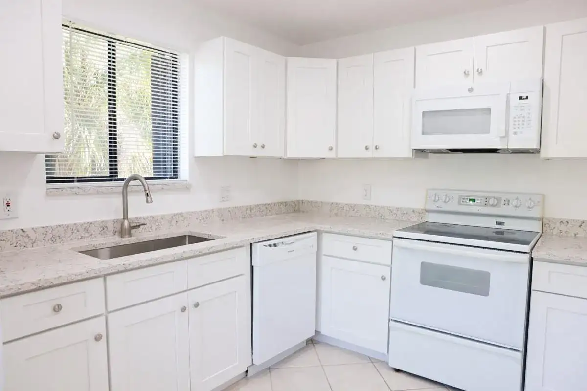 428 Lakeview Drive # 201, Weston FL 33326 photo 4