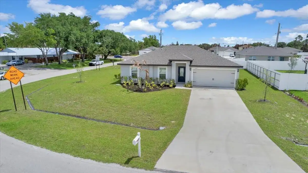 920 SW Castaneda Lane, Port St. Lucie FL 34953 photo 4