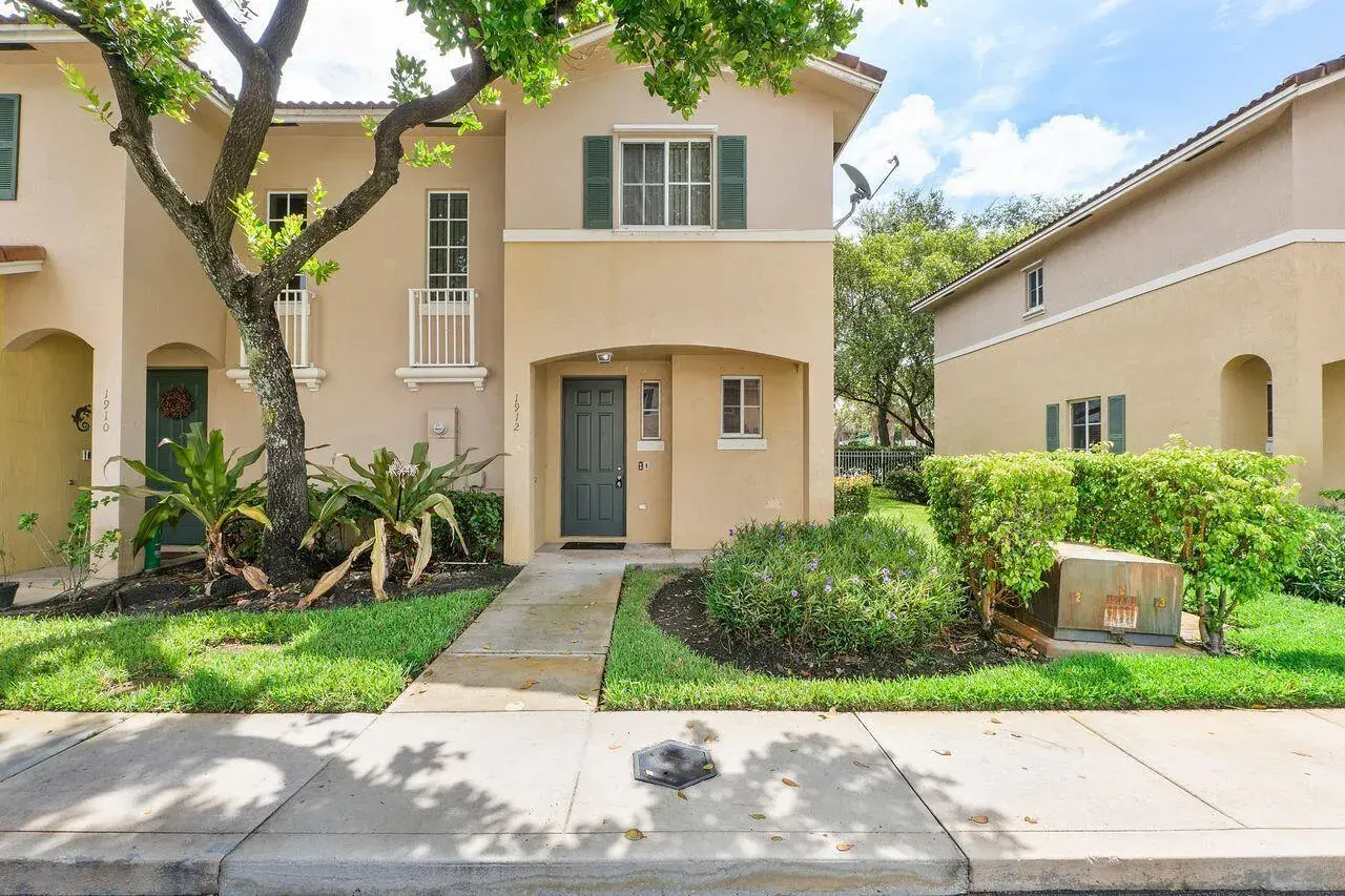 1912 SW 60th Avenue, North Lauderdale FL 33068