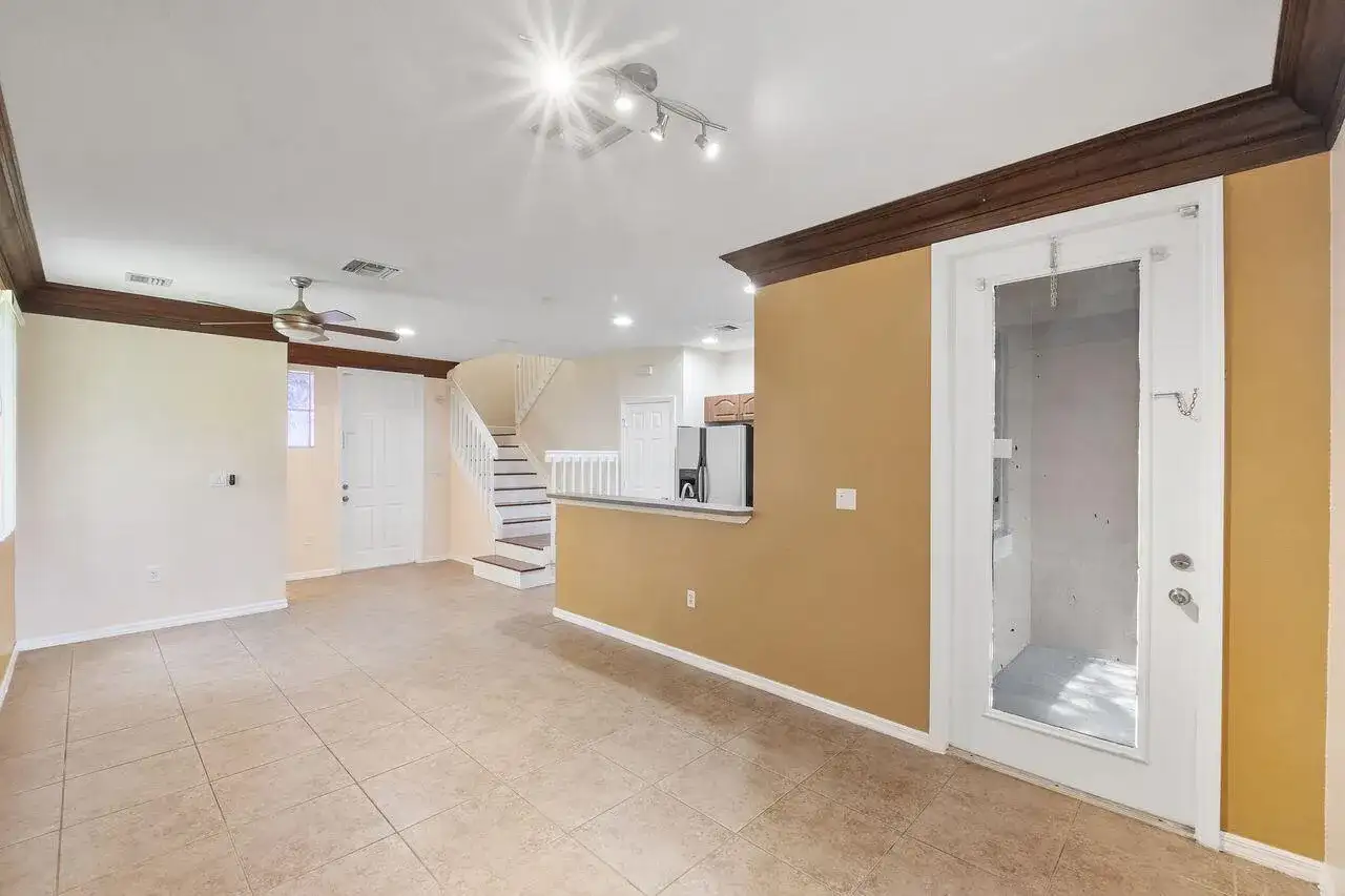 1912 SW 60th Avenue, North Lauderdale FL 33068 photo 5