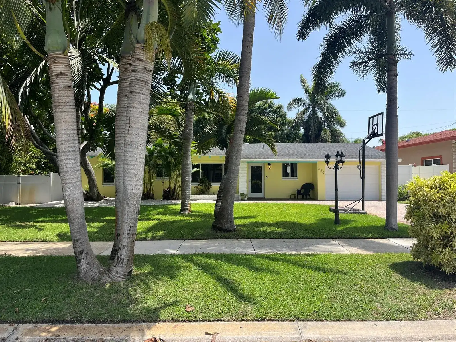 620 NE 9th Avenue, Boynton Beach FL 33435 photo 2