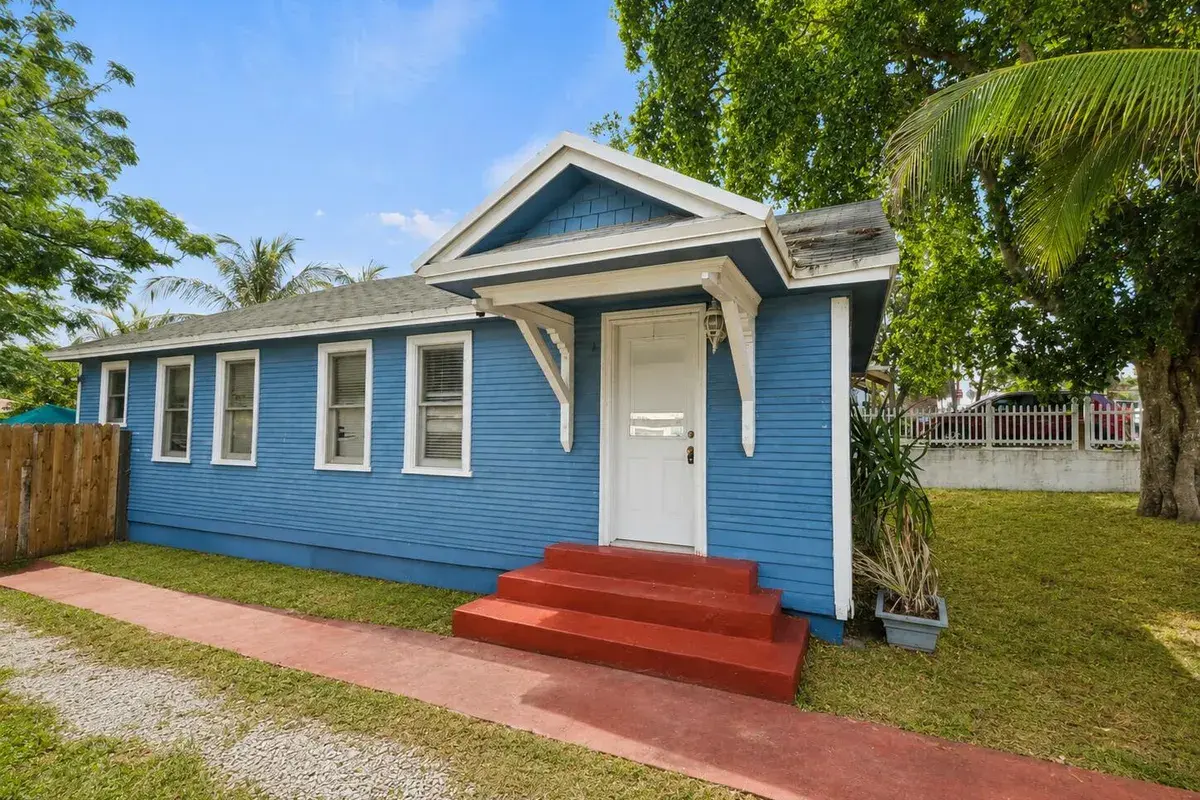 1736 7th Avenue N, FL 33460