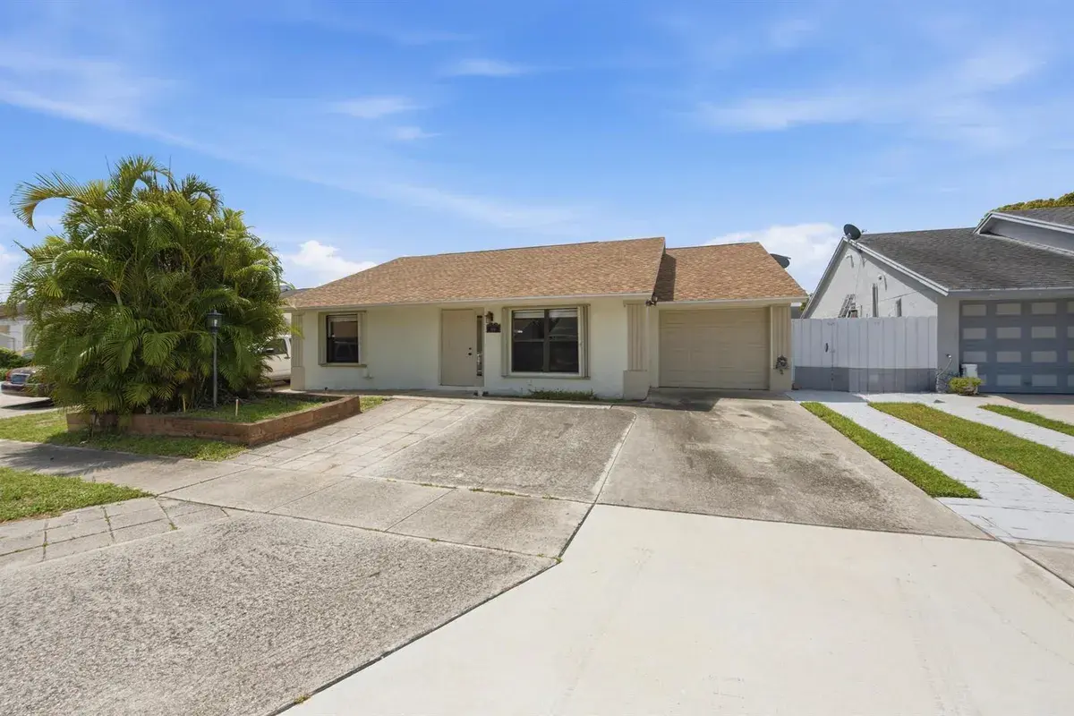 5814 Ithaca Circle E, Lake Worth FL 33463
