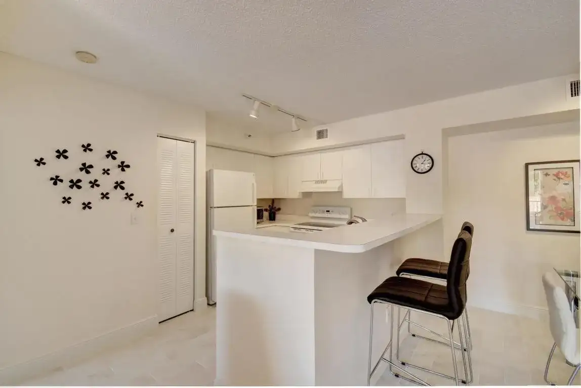 135 Yacht Club Way # 207, Hypoluxo FL 33462 photo 2