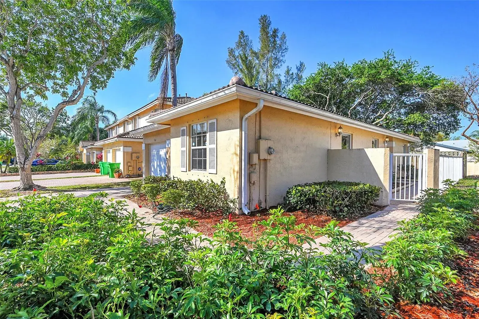 5361 NW 90th Avenue, Sunrise FL 33351
