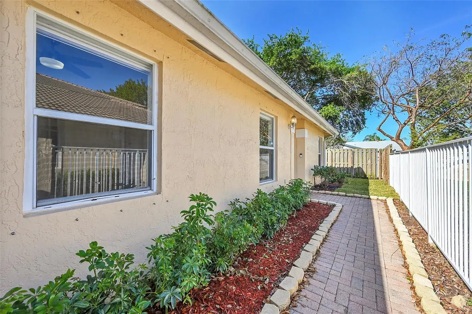 5361 NW 90th Avenue, Sunrise FL 33351 photo 4