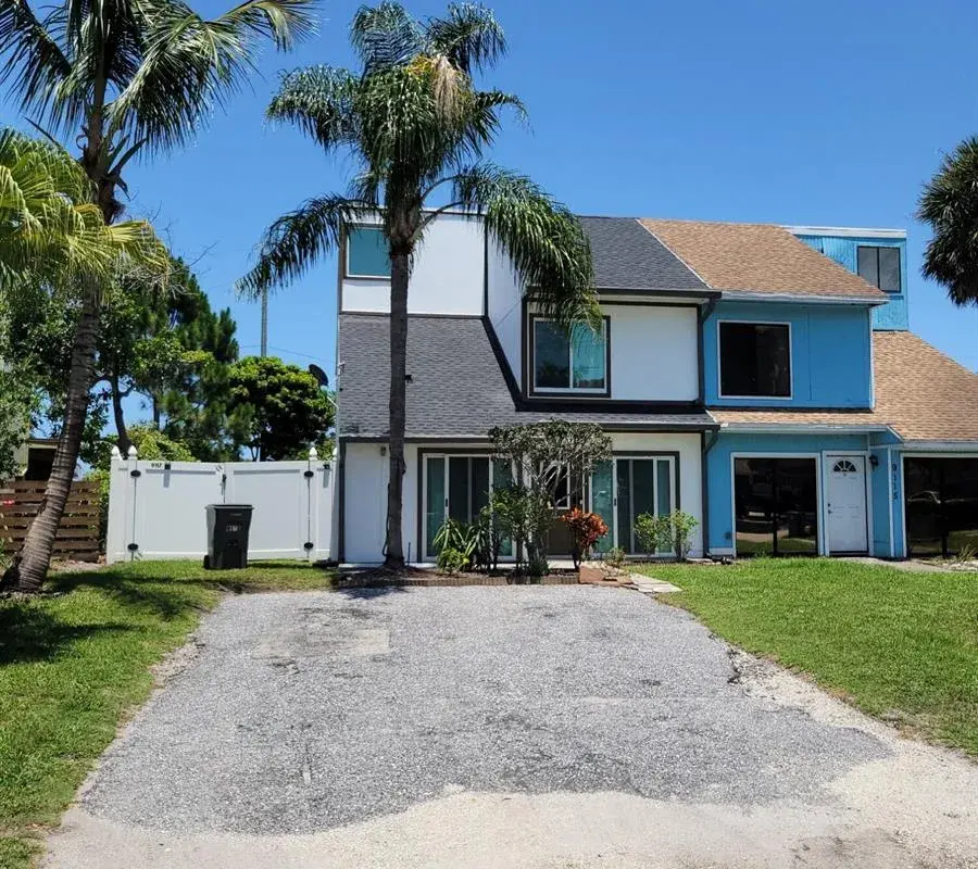 9117 Green Meadows Way, Palm Beach Gardens FL 33418