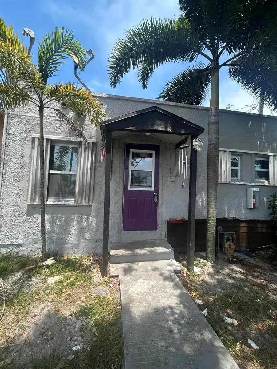25 SW 10th Street # 8, Dania Beach FL 33004