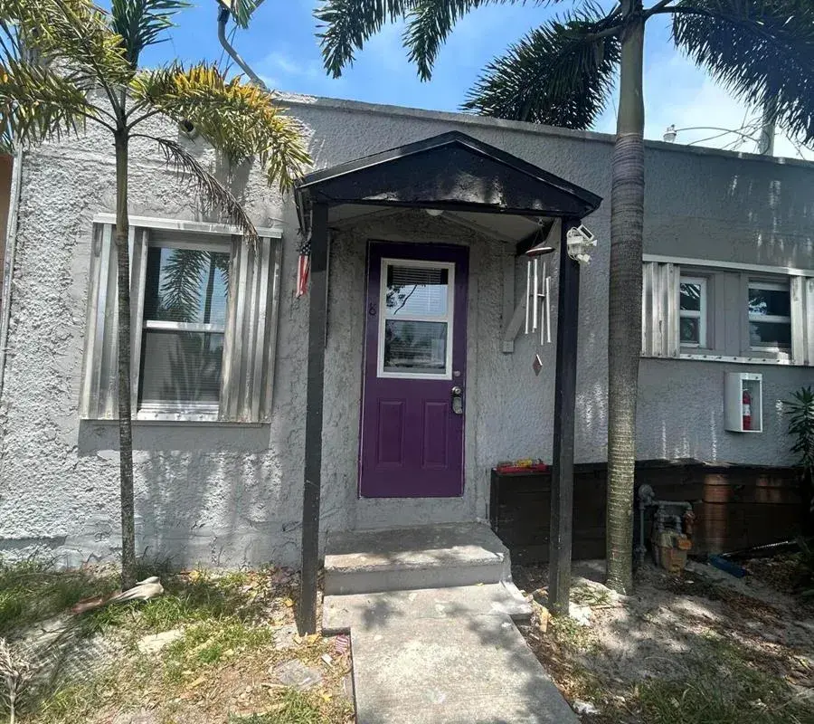 25 SW 10th Street # 8, Dania Beach FL 33004