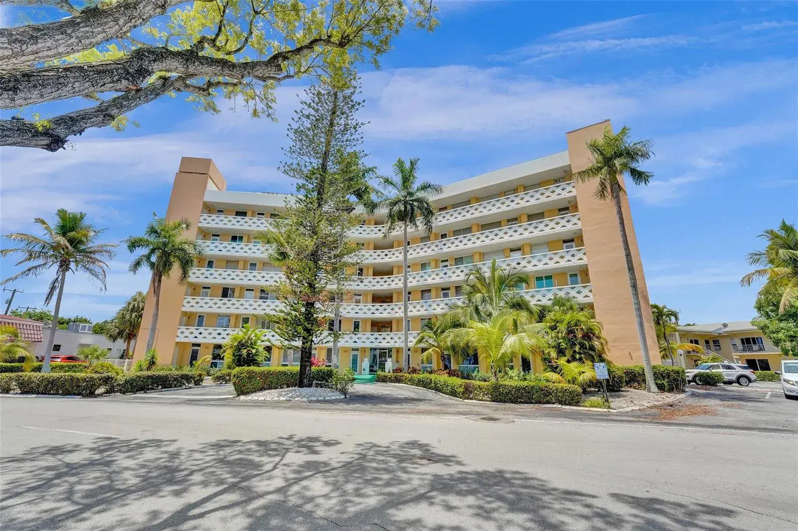 2400 NE 9th Street # 304, Fort Lauderdale FL 33304