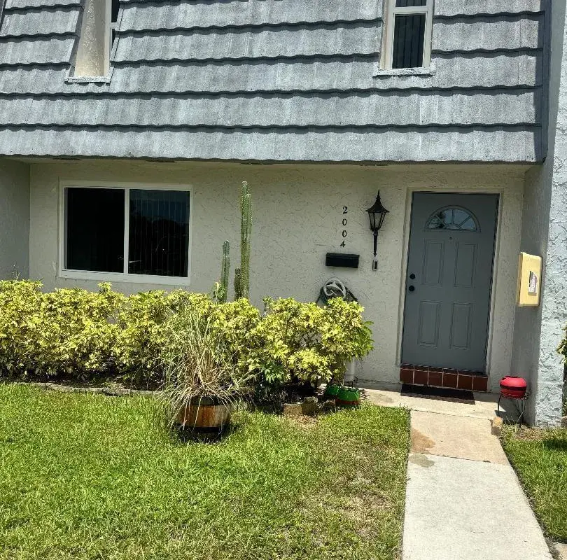 2004 NW 38th Terrace # 803, Lauderdale Lakes FL 33311
