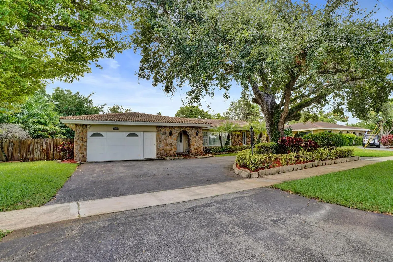 1040 SW 75th Avenue, Plantation FL 33317