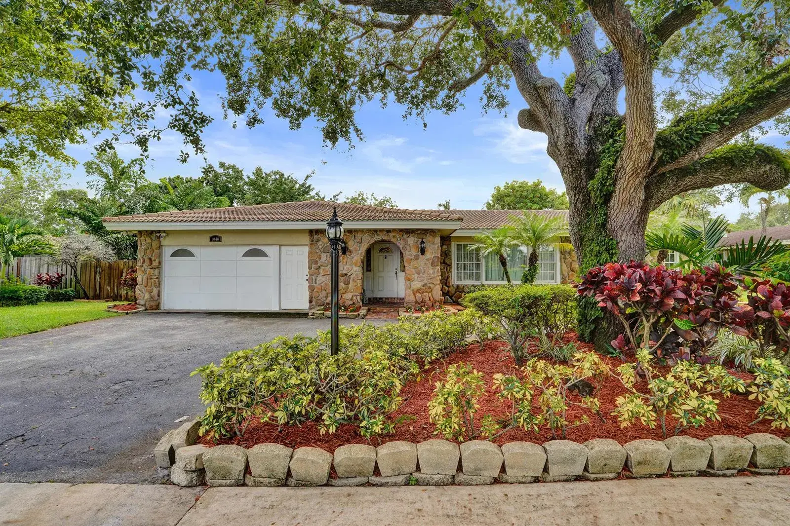 1040 SW 75th Avenue, Plantation FL 33317