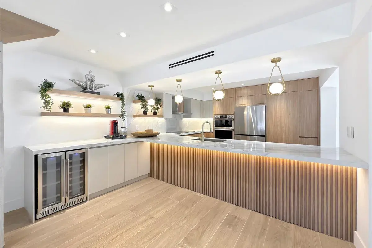 729 NE 17th Terrace, Fort Lauderdale FL 33304